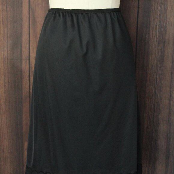 Vintage 1960s 1970s Half Slip, Carol Brent Black Nylon with Shamrock, Size Small - Picture 3 of 10